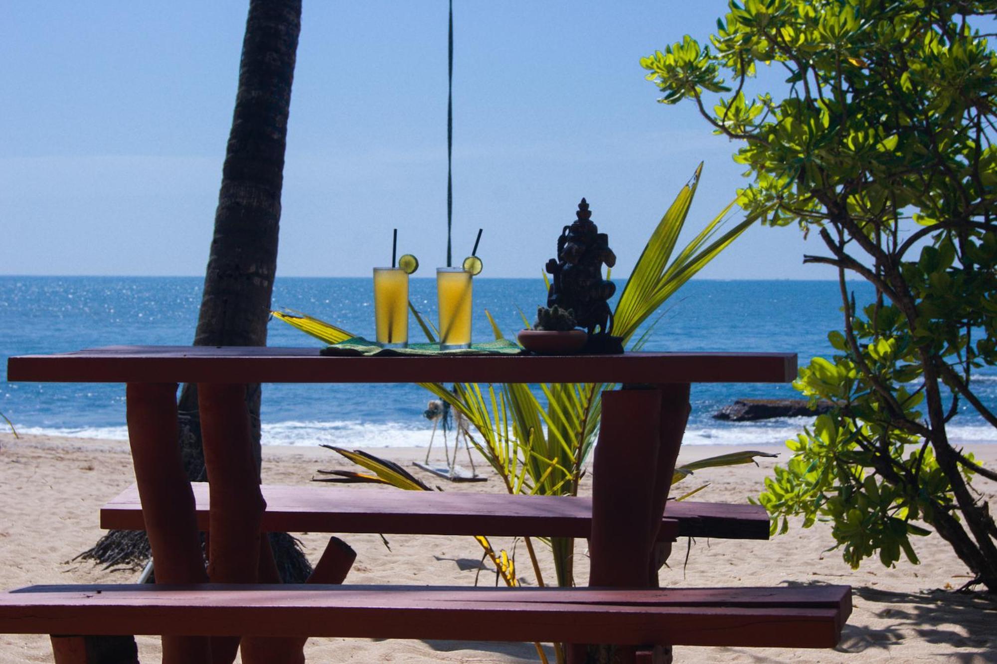 Ibisbird Beach Bungalows, Sport, Spa And Restaurant Tangalle Exteriör bild